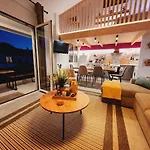 Luxury Loft Yiota Apartamento *