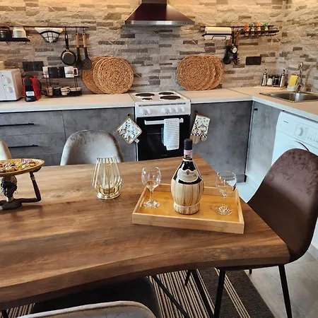 Luxury Loft Yiota 아파트