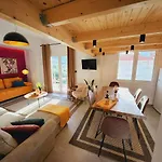 Luxury Loft Yiota Apartman *