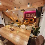 Luxury Loft Yiota Apartman *